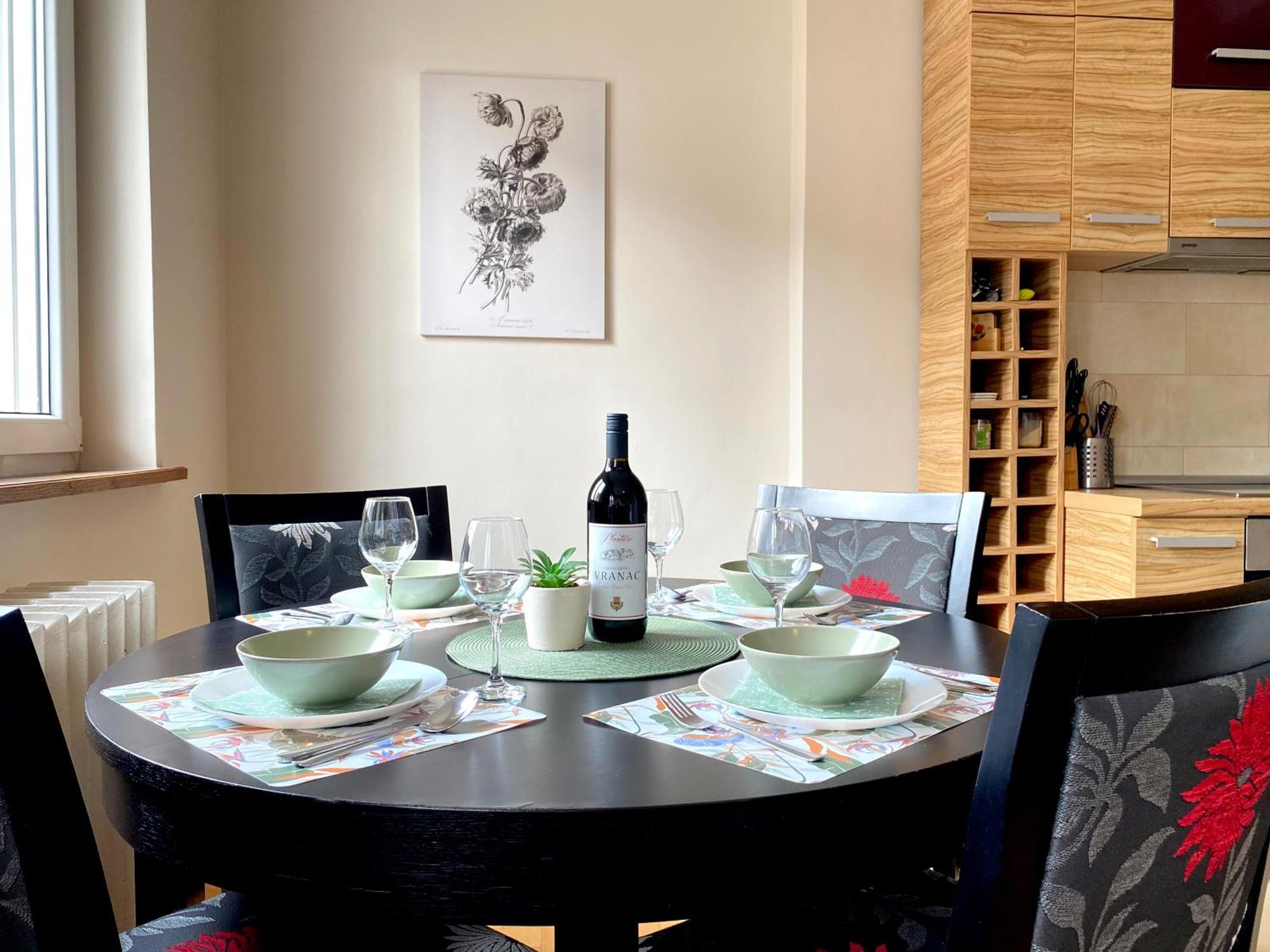 Quince Apartment-Free Parking-City Center Belgrad Exteriör bild